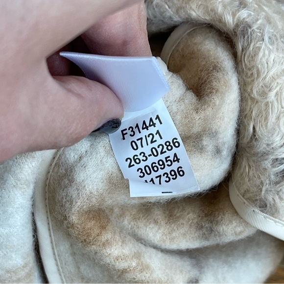 NEW Liz Claiborne Side Tab Cross Over Flannel Jacket Cream Beige Sz Medium NWT - Picture 8 of 8